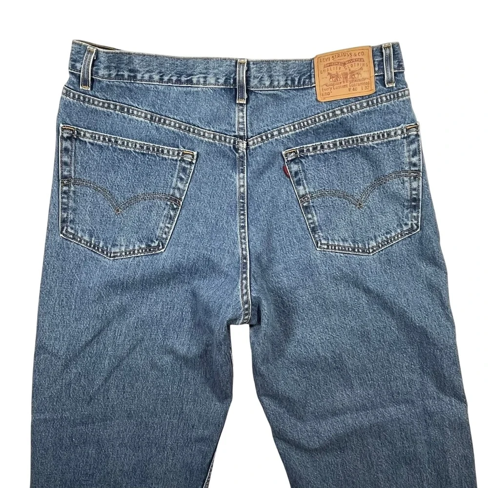 Vintage Y2K Levi's 550 Relaxed Fit Jeans Men's 40x32 (Fits 38x33) Medium‎ Wash